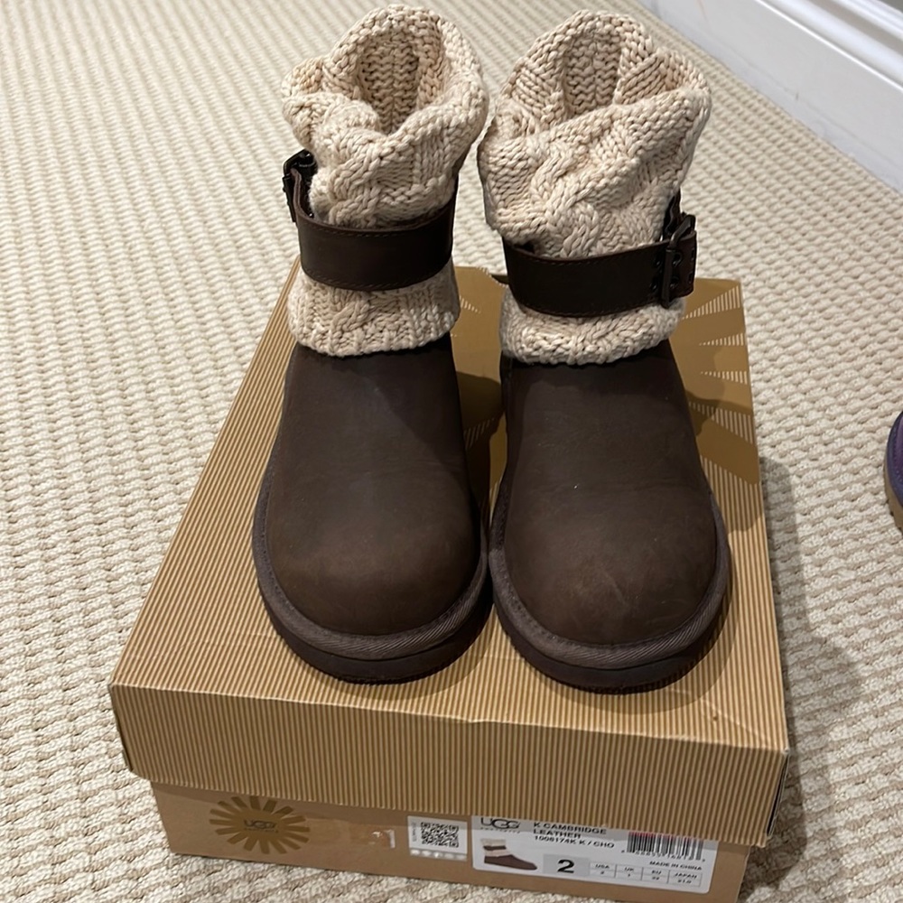 Brand new with box UGG K Cambridge Leather boots in size 2 in chestnut colour
